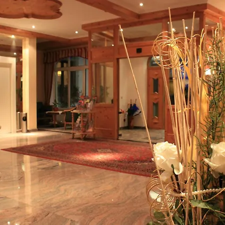 Airporthotel - Am Airport 4*