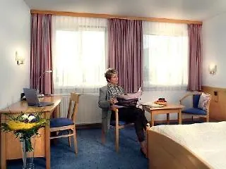 Airporthotel - Am Airport 4*