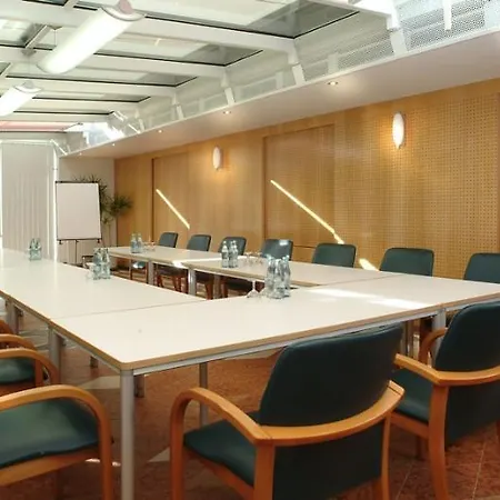 Hotell Airporthotel - Am Airport 4*