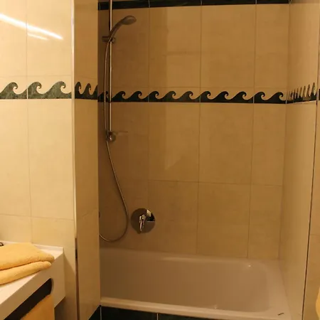 Hotell Airporthotel - Am Airport 4*