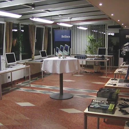 Hotell Airporthotel - Am Airport