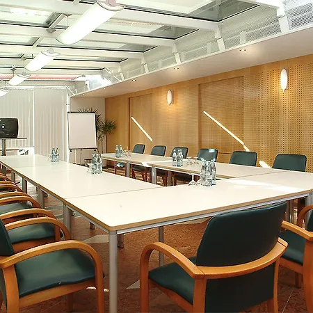 Szálloda Airporthotel - Am Airport