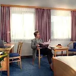Airporthotel - Am Airport 4*